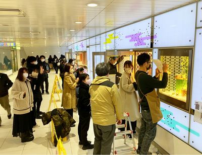 東洋大学と伊勢丹との産学協同プロジェクト準備の様子